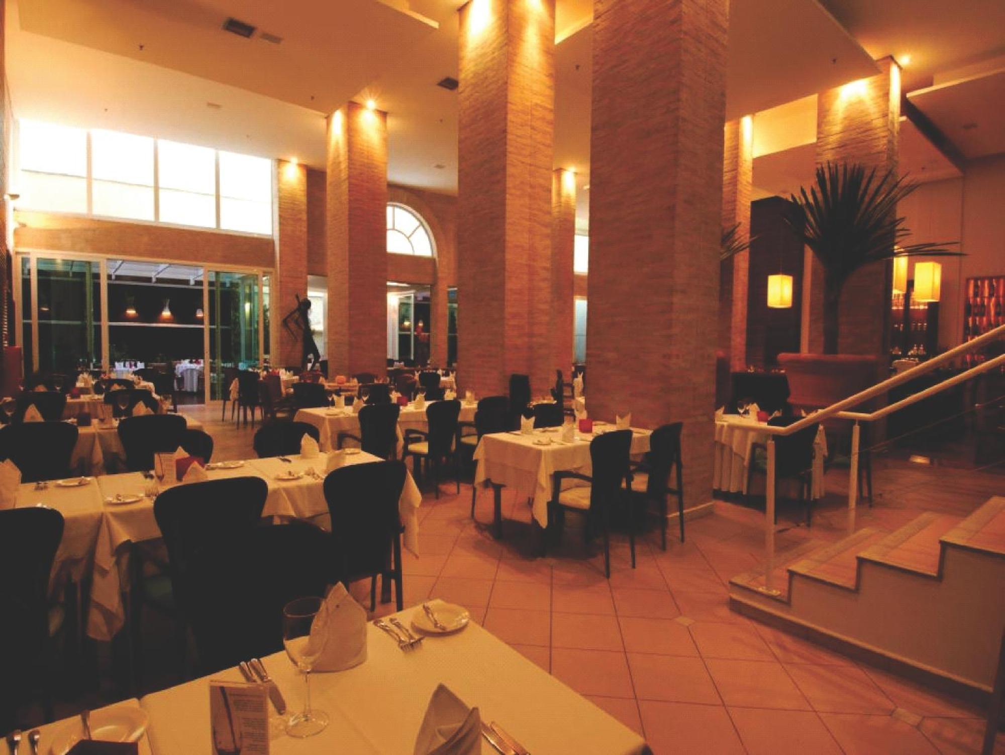 Vitoria Hotel Concept Campinas Кампинас Ресторант снимка